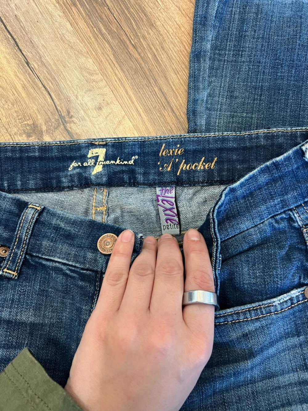 7 For All Mankind Women's Dark Blue Jeans - Picture 3 of 5